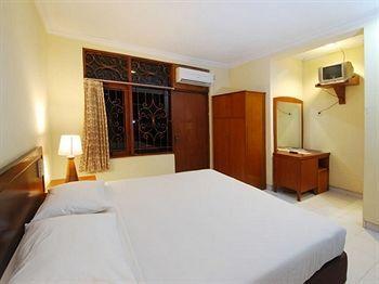 Hotel Yulia Kuta 3*
