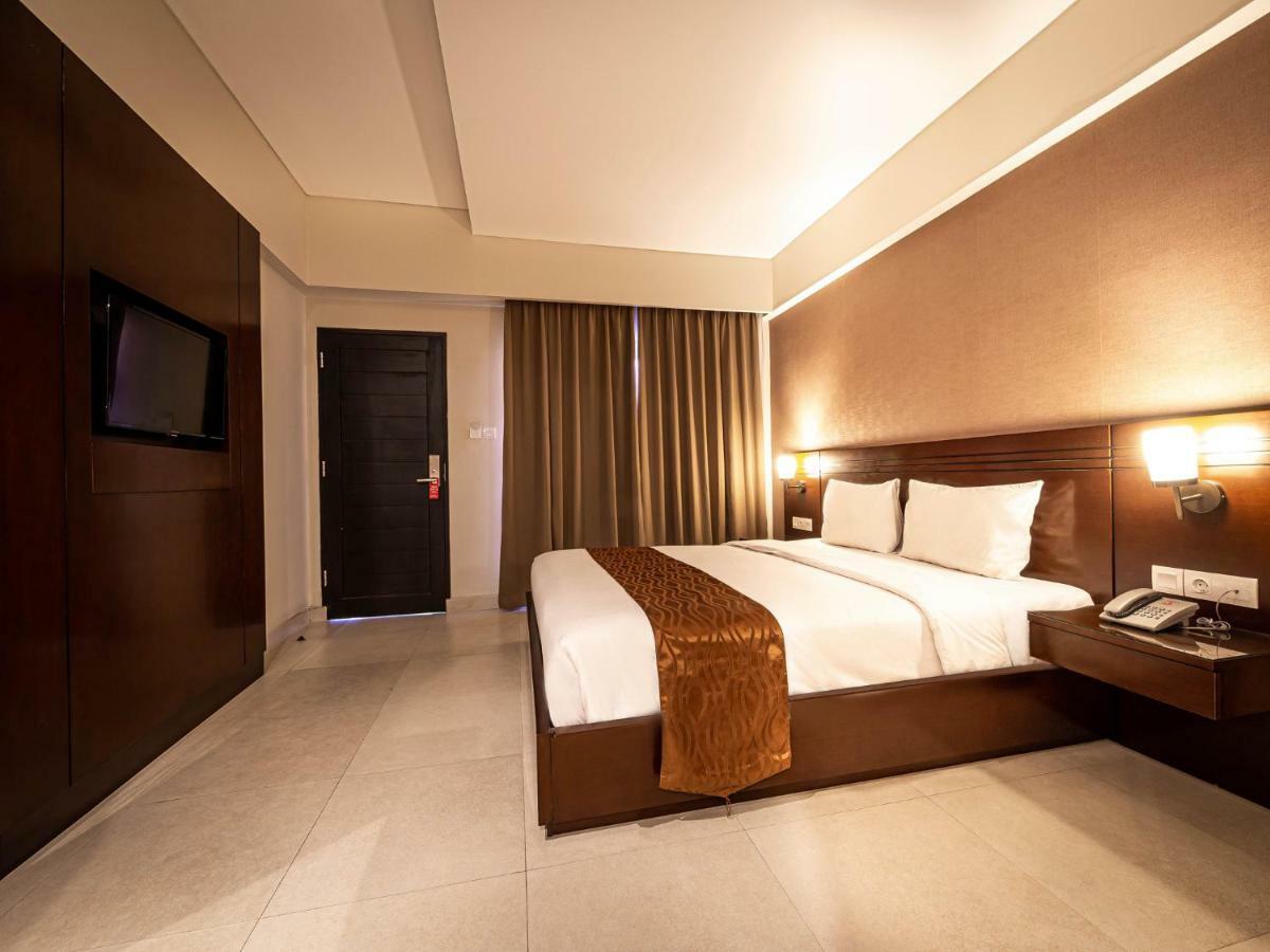 Yulia Kuta Hotel 3*